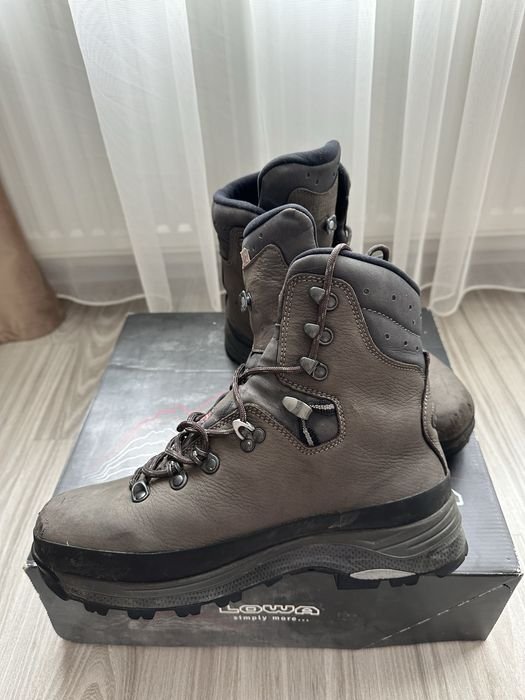 Men Lowa Boots Brown 42
