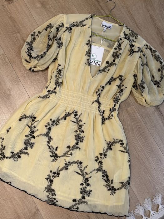 Женский Ganni Платье Жёлтый Полиэстер 38