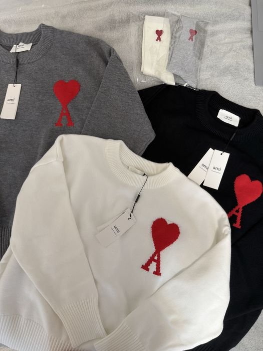 Женский Ami Светр Белый М