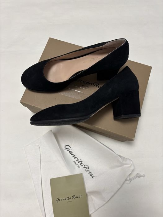 Женские Gianvito Rossi Туфли Чёрные Замша 39