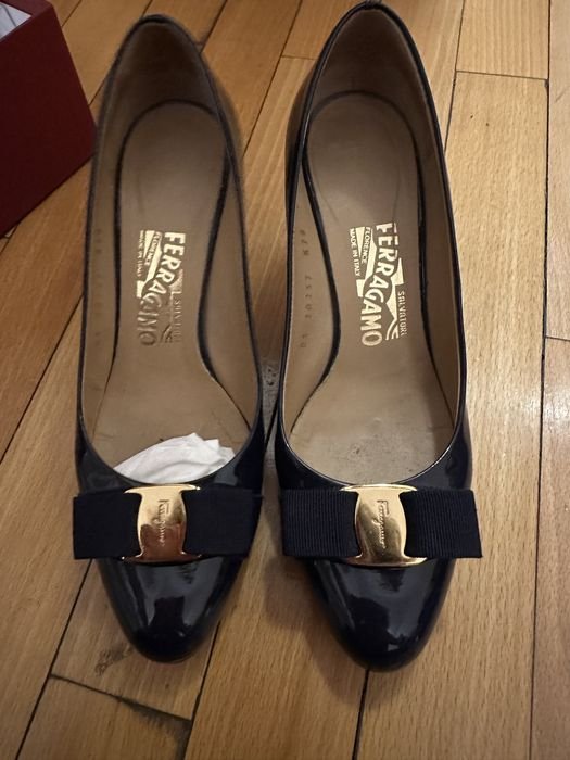 Женские Salvatore Ferragamo Туфли Тёмно-синие Кожа