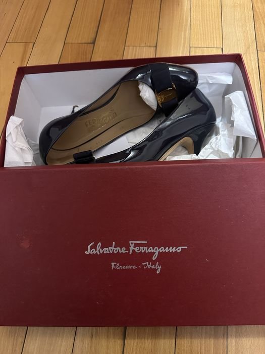 Женские Salvatore Ferragamo Туфли Тёмно-синие Кожа