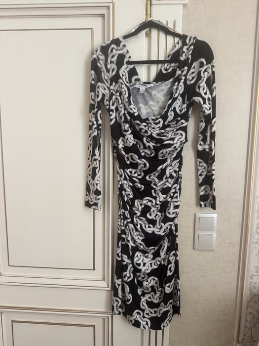 Женский Diane von Furstenberg Платье Чёрный Шёлк