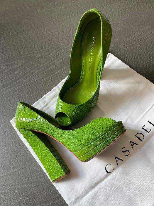 Женские Casadei Туфли Зелёный Кожа 36