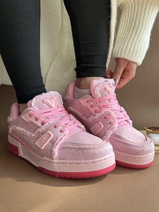 Men Louis Vuitton Sneakers Pink