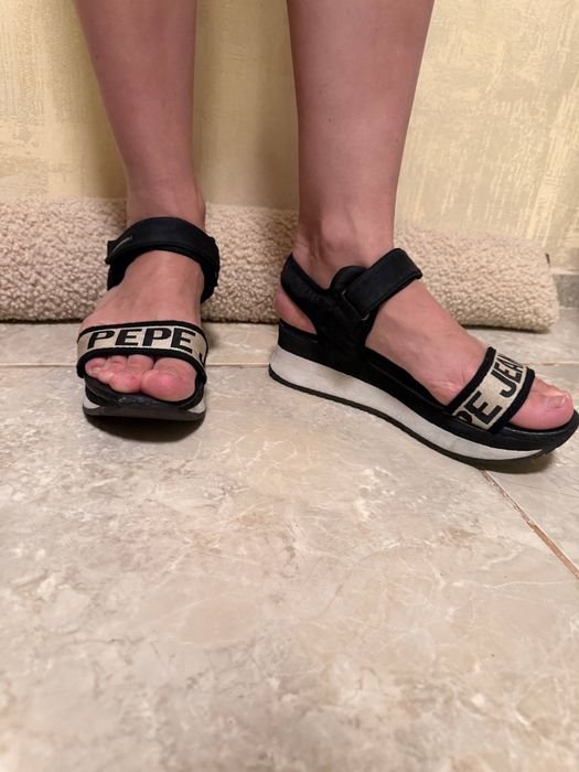 Женские Pepe Jeans Сандали Чёрные Другие 39
