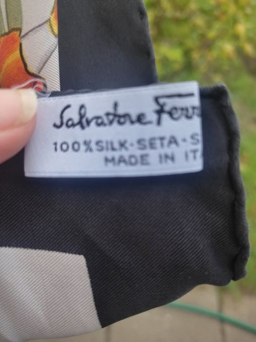 Унисекс Salvatore Ferragamo Шарф Шелк