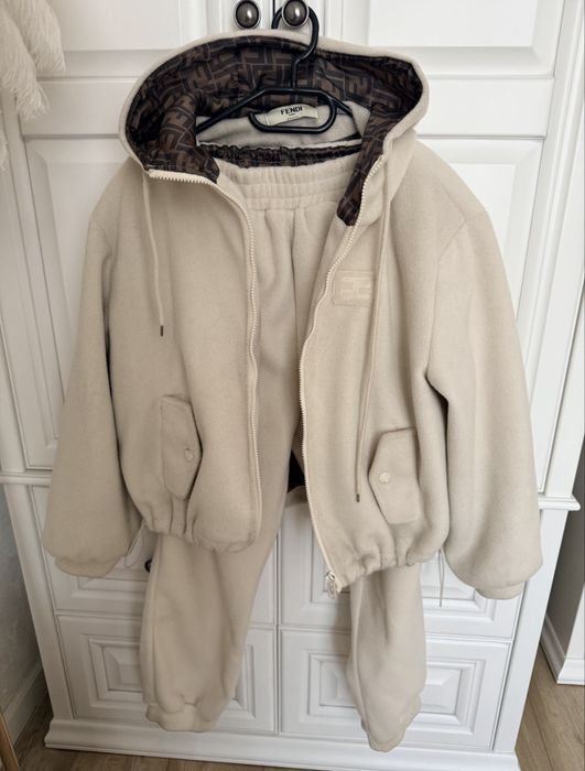 Женский Fendi Костюм Бежевый Другой материал 38