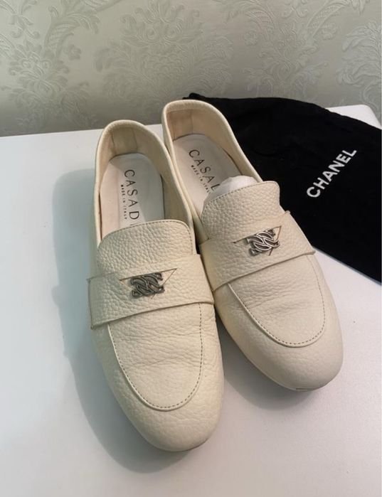 Женские Casadei Лоферы Белые Кожа 39