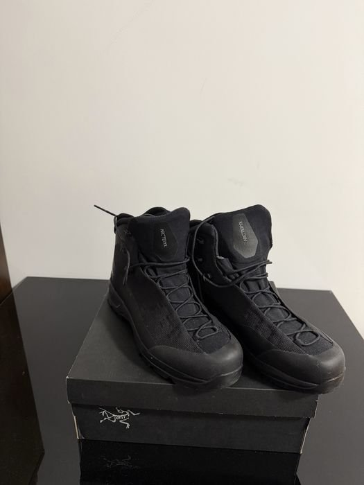 Men Arc’teryx Boots Black 44