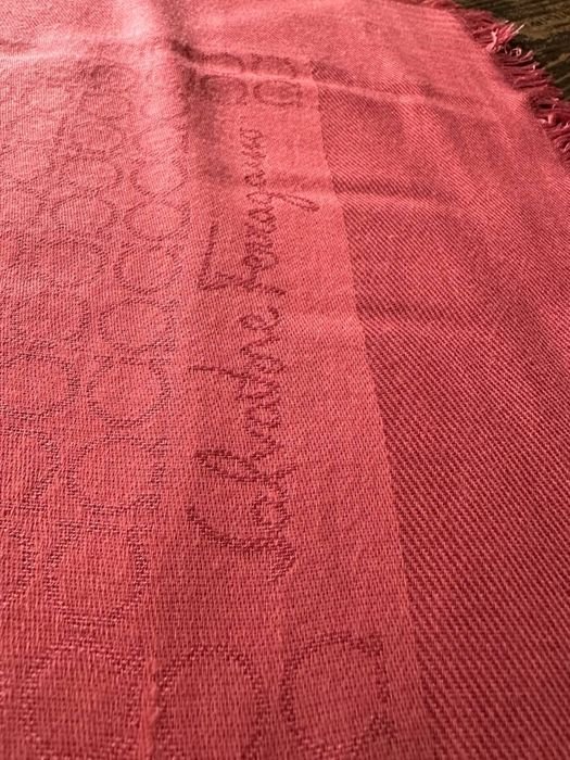 Унисекс Salvatore Ferragamo Шарф Персиковый Шелк