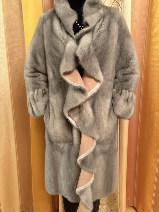 Femme Valentino Manteau en Vison Gris Clair 36