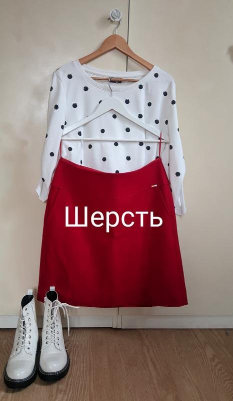 Крассная шерстяная юбка мини с кармашками. cinque