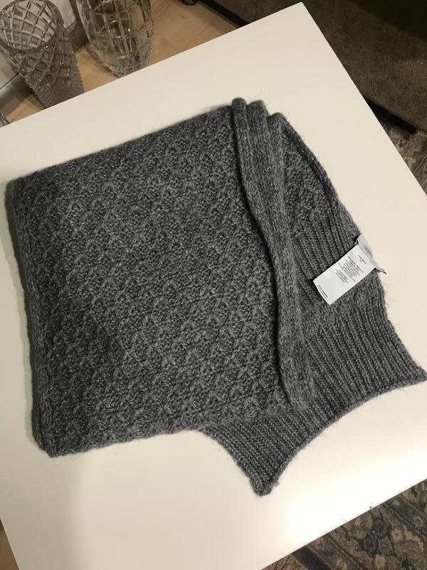 Women Closed Scarf Grey One size