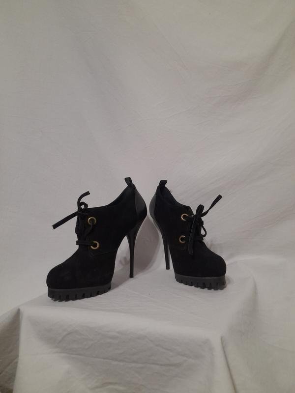 Damen Carvela Stiefeletten Schwarz 38.5