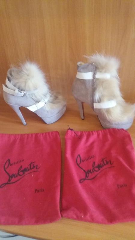 Damen Christian Louboutin Stiefel Beige Wildleder