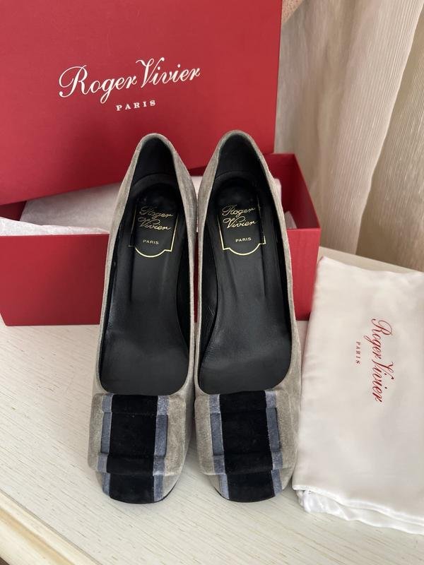 Damen Roger Vivier High Heels Grau 37