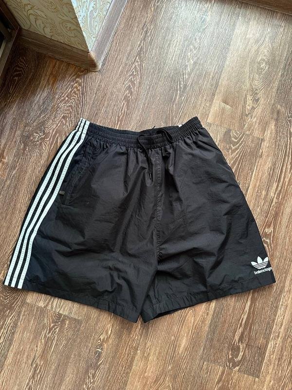 Men Balenciaga Shorts Black 33 / L / 48