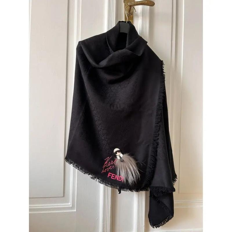 Fendi Écharpe Noir Soie 140x140