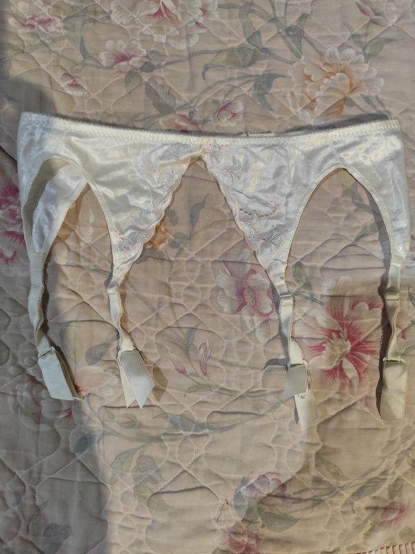 Women Chantelle Garters White 1