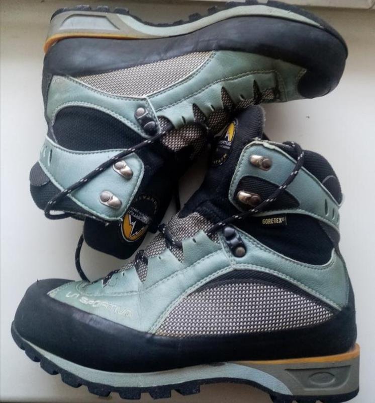 Women La Sportiva Boots Black 37