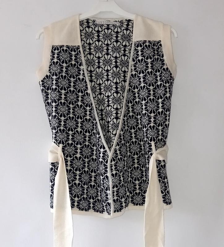 Women Custommade Vest Black Acrylic 36 / S / 44