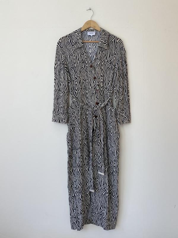 Женское Nanushka Платье Белое Вискоза 36