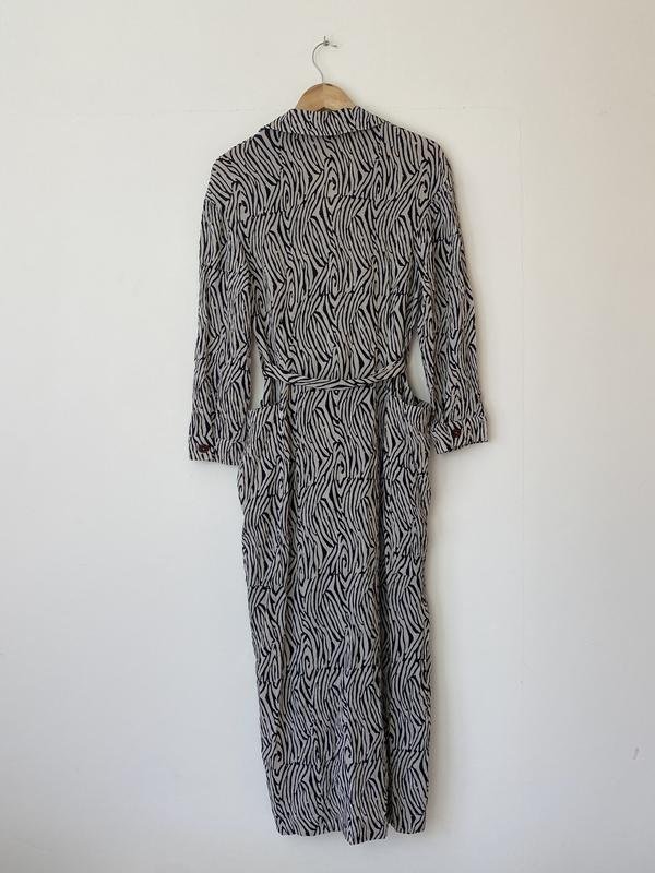 Женское Nanushka Платье Белое Вискоза 36