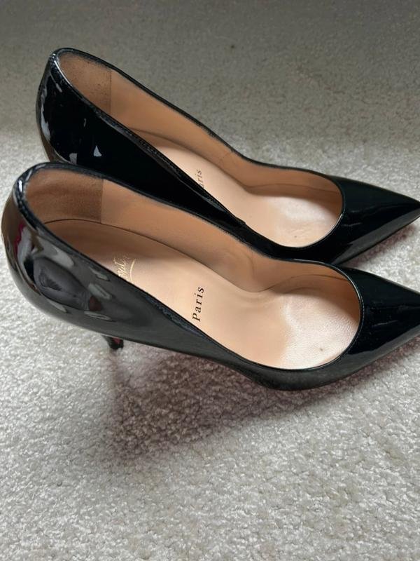 Женские Christian Louboutin Туфли Чёрные Кожа 39