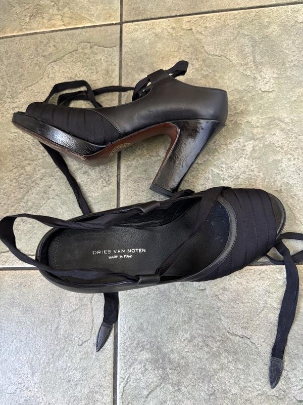 Женские Dries Van Noten Босоножки Чёрный Кожа 36.5