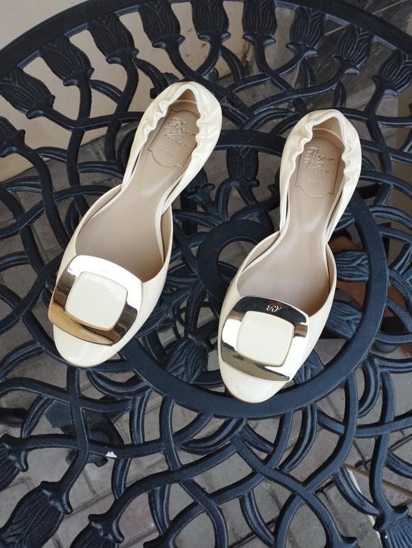 Damen Roger Vivier Slipper Beige Lackleder 36