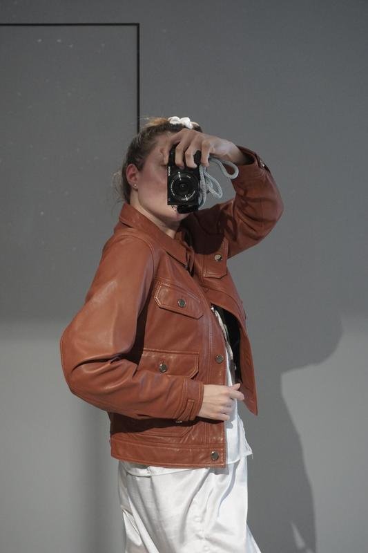 Женская Gestuz Куртка Коричневая Кожа S