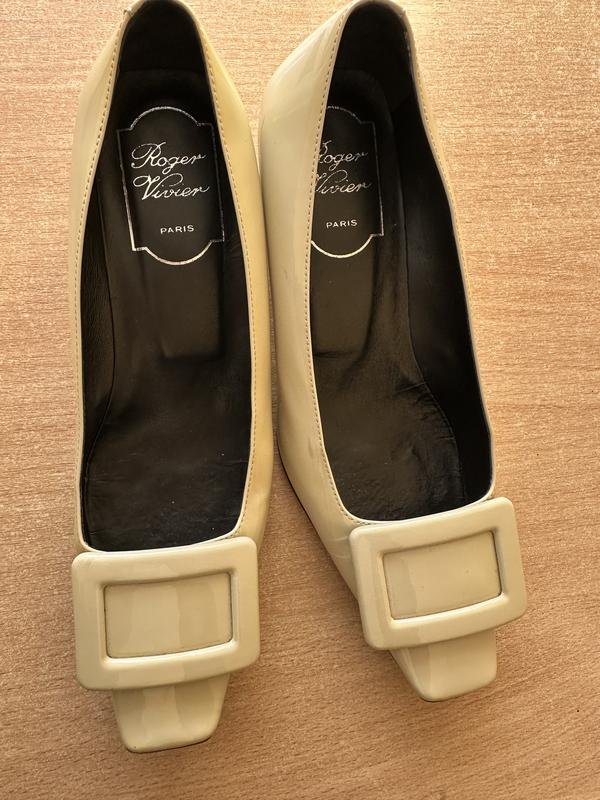 Damen Roger Vivier Absatzschuhe Beige Lackleder 35