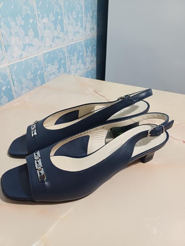 Женские Salvatore Ferragamo Босоножки Синий Кожа