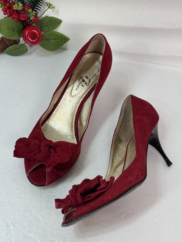 Женские Bata Босоножки Красные Замша 39.5