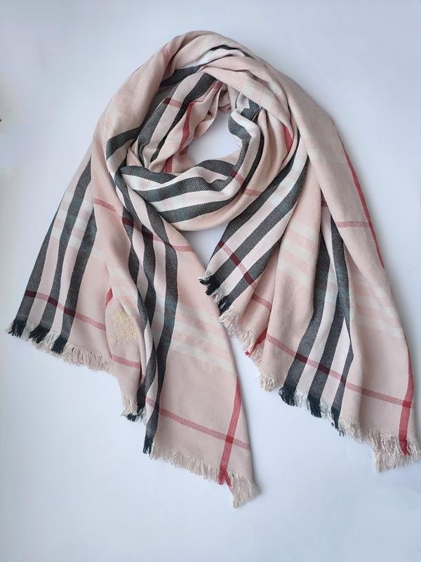 Женский Burberry Шарф Розовый