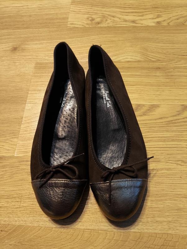 Женские Salvatore Ferragamo Туфли Коричневый Замша