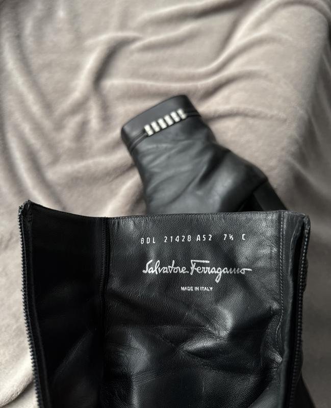Женские Salvatore Ferragamo Ботильоны Чёрный Кожа