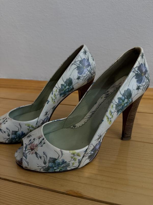 Женские Sportmax Босоножки Белые Кожа 37