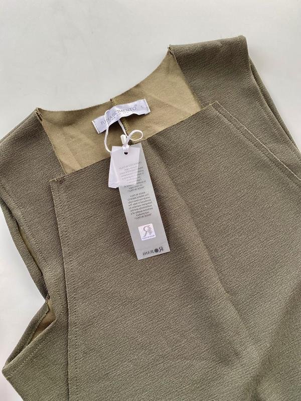 Женский Rinascimento Платье Хаки Трикотаж 38 / M /