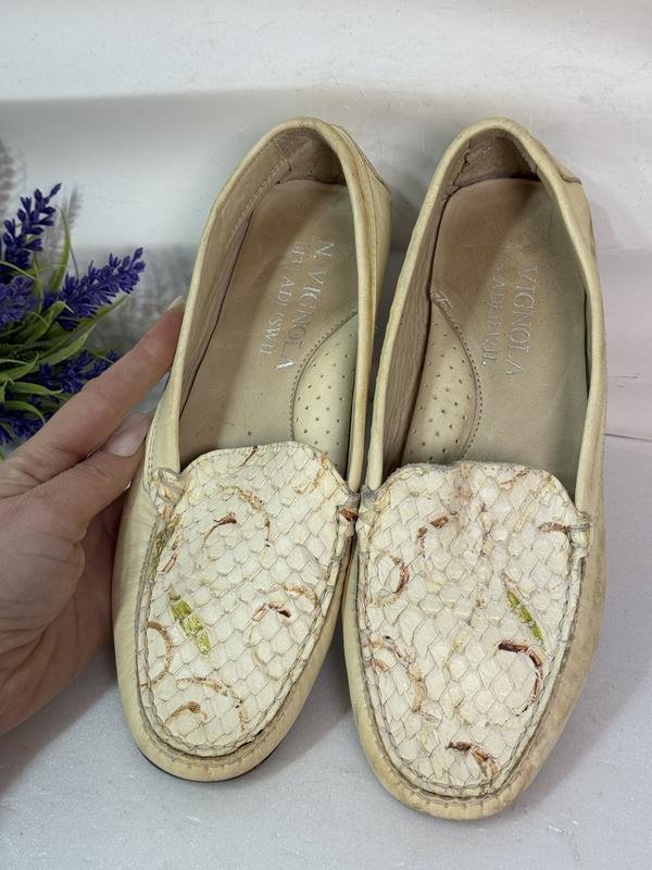 Women Vignola Loafers Beige Leather 37