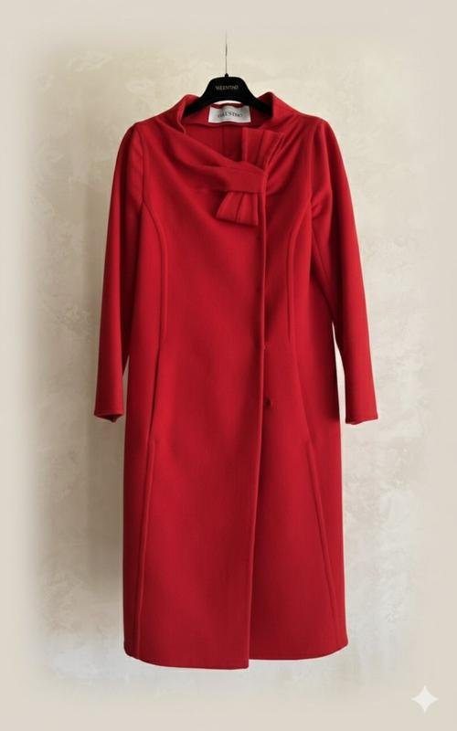 Женское Valentino Пальто Красное S