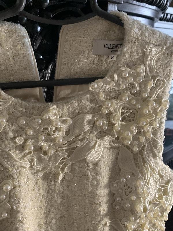 Женское Valentino Платье Бежевое 38