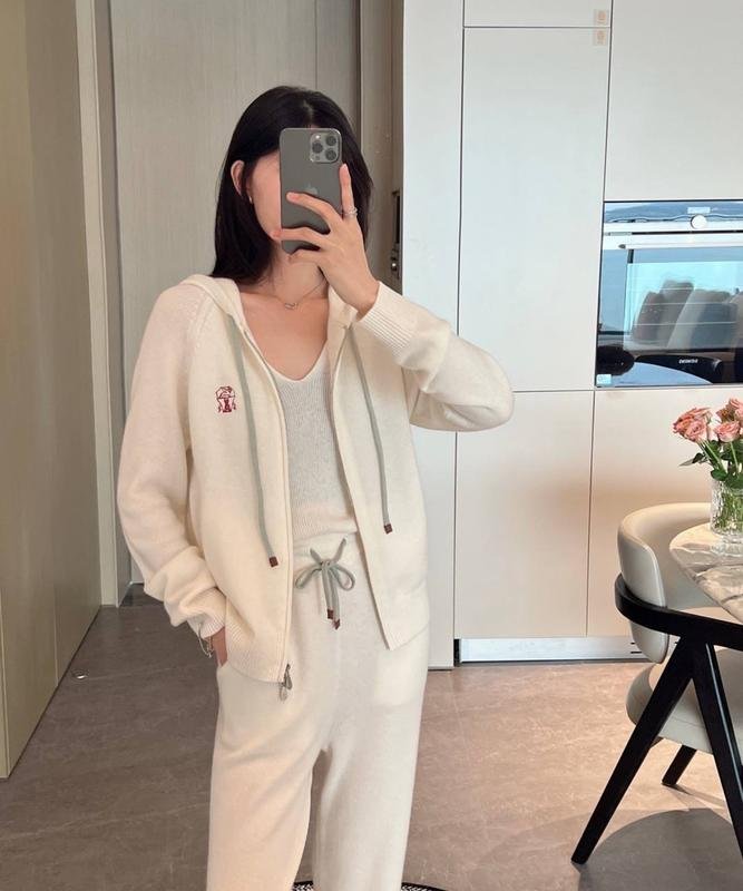 Брючные костюмы