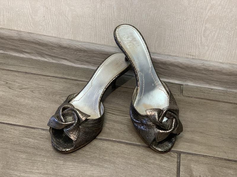 Женские Givenchy Босоножки Серый 38.5
