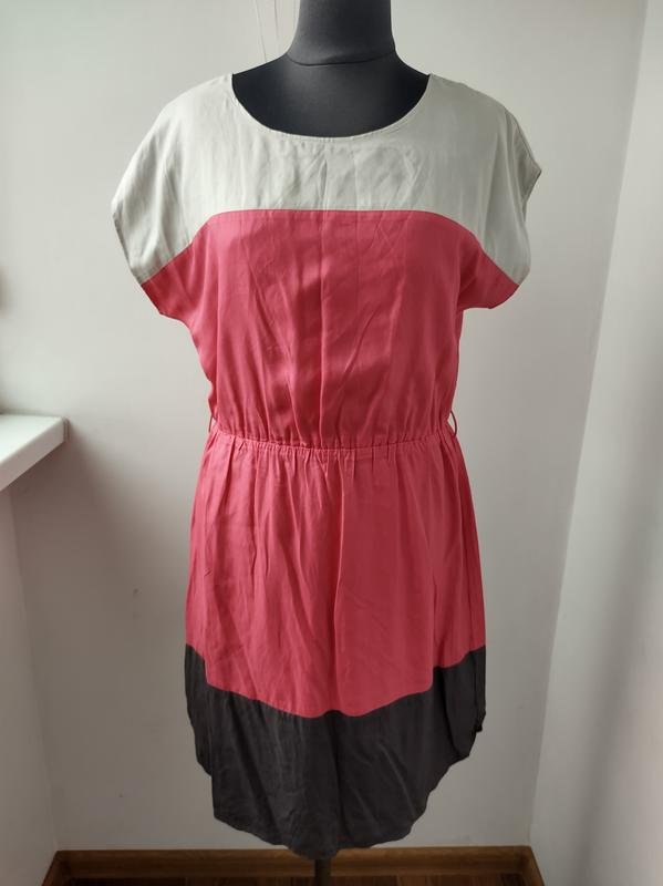 Женское Boden Платье Серое Вискоза M