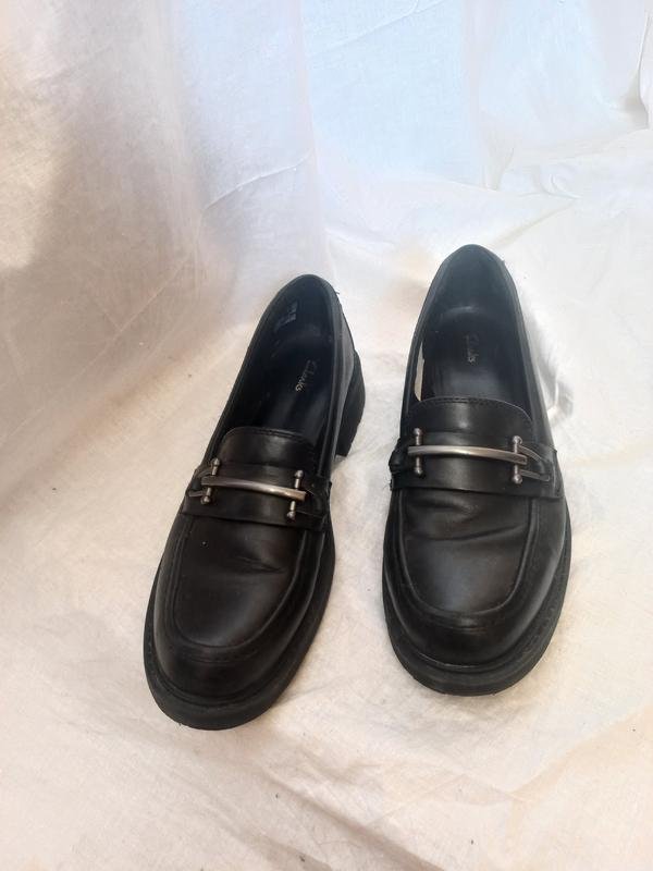 Женские Clarks Лоферы Чёрные Кожаные 39