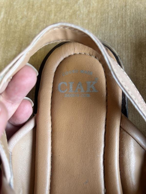 Women Clarks Heels Beige Leather 38