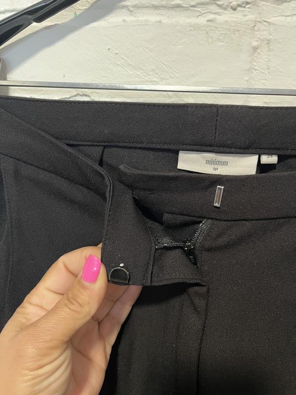 Женские Minimum Брюки Чёрные Вискоза S