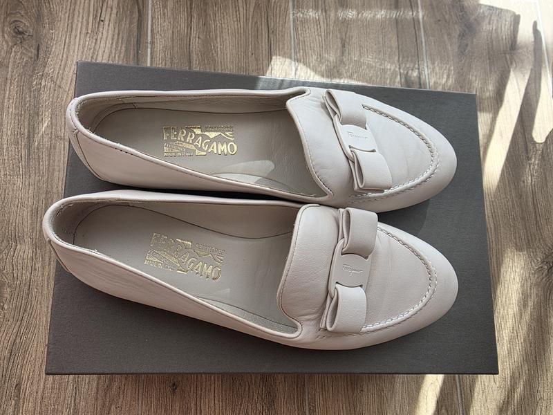Женские Salvatore Ferragamo Туфли Молочный Кожа